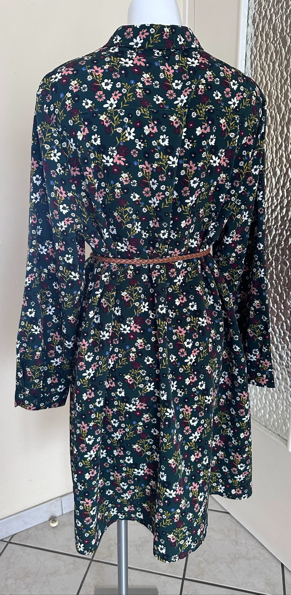 Vestido Floral Campo Fundo Verde Abotoado - Novo (T. XL / 44-46) – photo 10